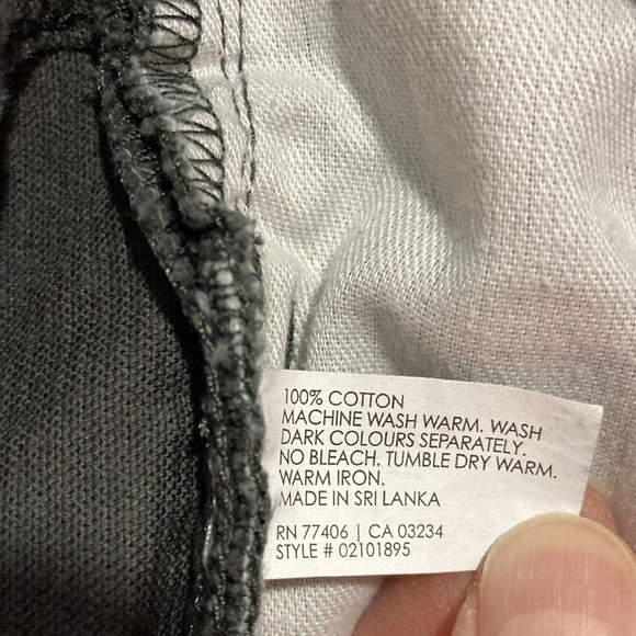 Club Monaco, button front closure, Mens Corduroy Slim fit Pants - Picture 10 of 10